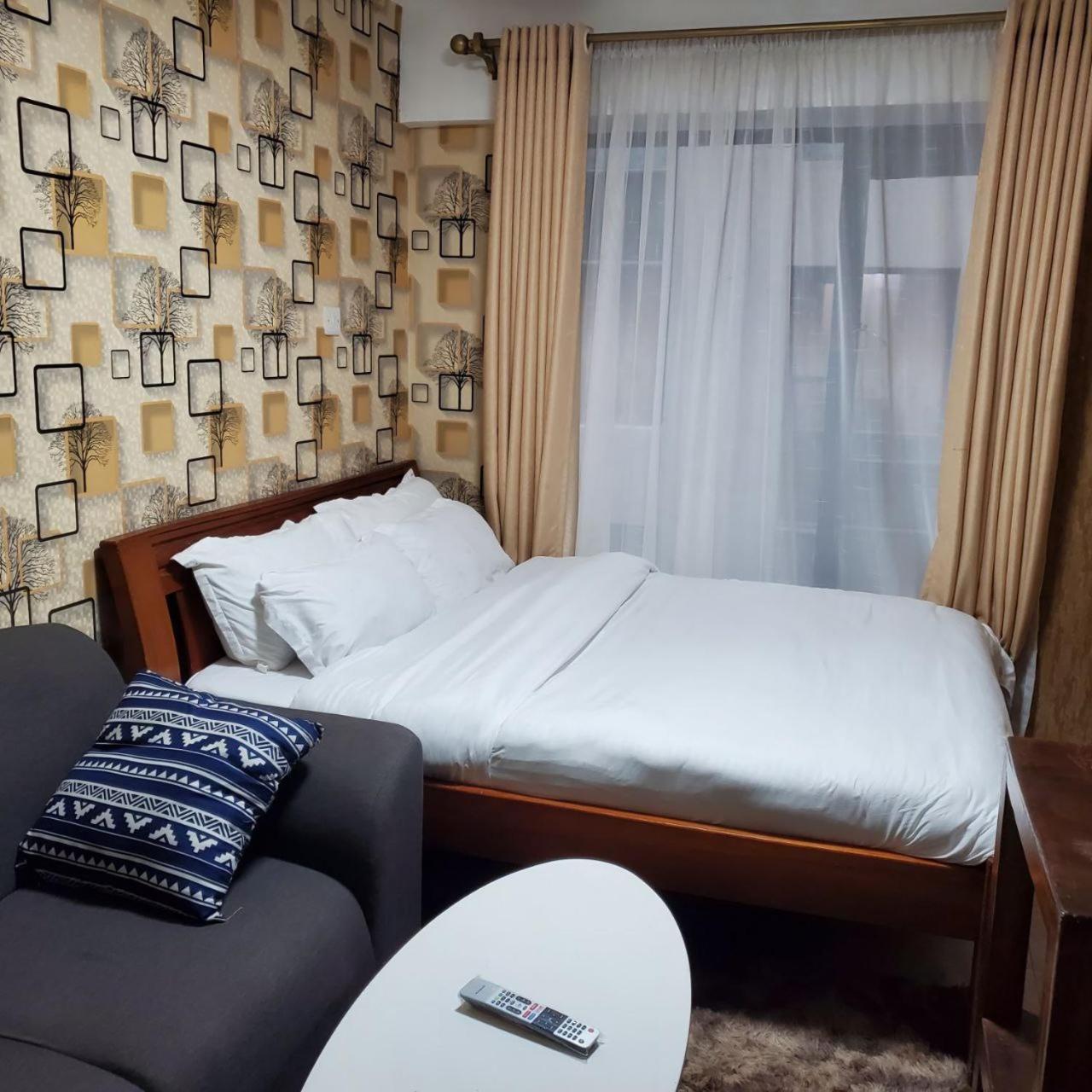 Ferienwohnung Lovely & Cozy Compact Studio Near Airport With Rooftop View Nairobi Exterior foto