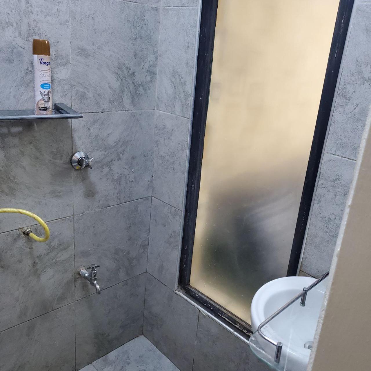 Ferienwohnung Lovely & Cozy Compact Studio Near Airport With Rooftop View Nairobi Exterior foto