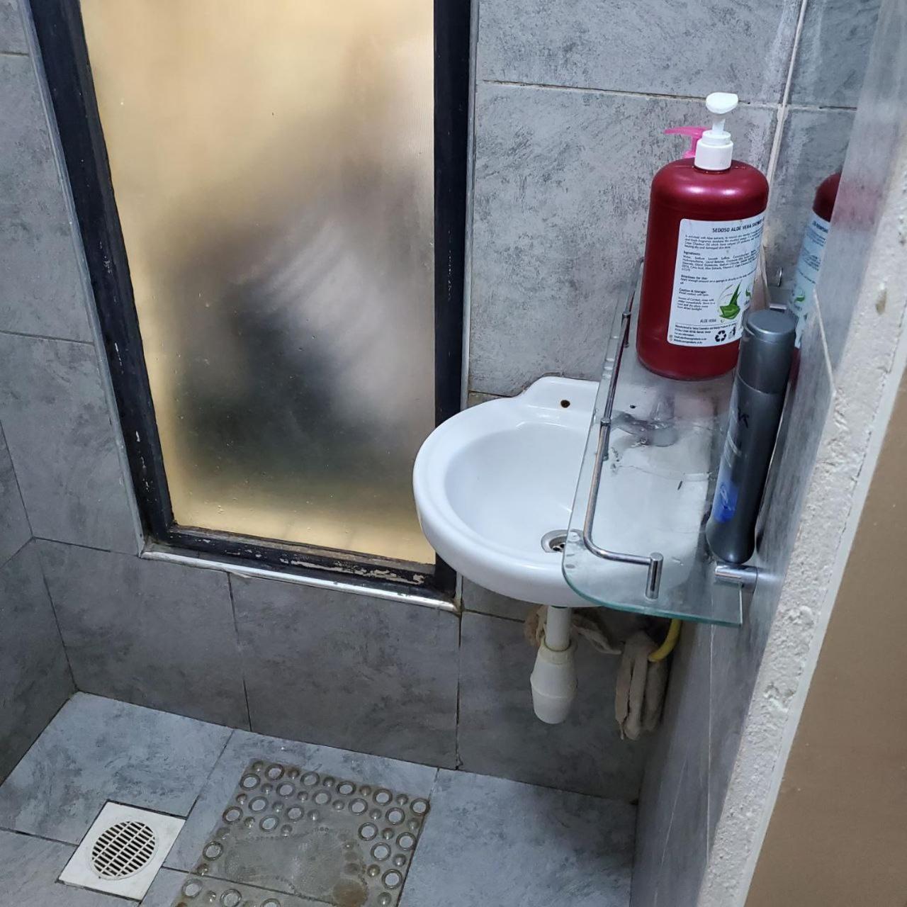 Ferienwohnung Lovely & Cozy Compact Studio Near Airport With Rooftop View Nairobi Exterior foto