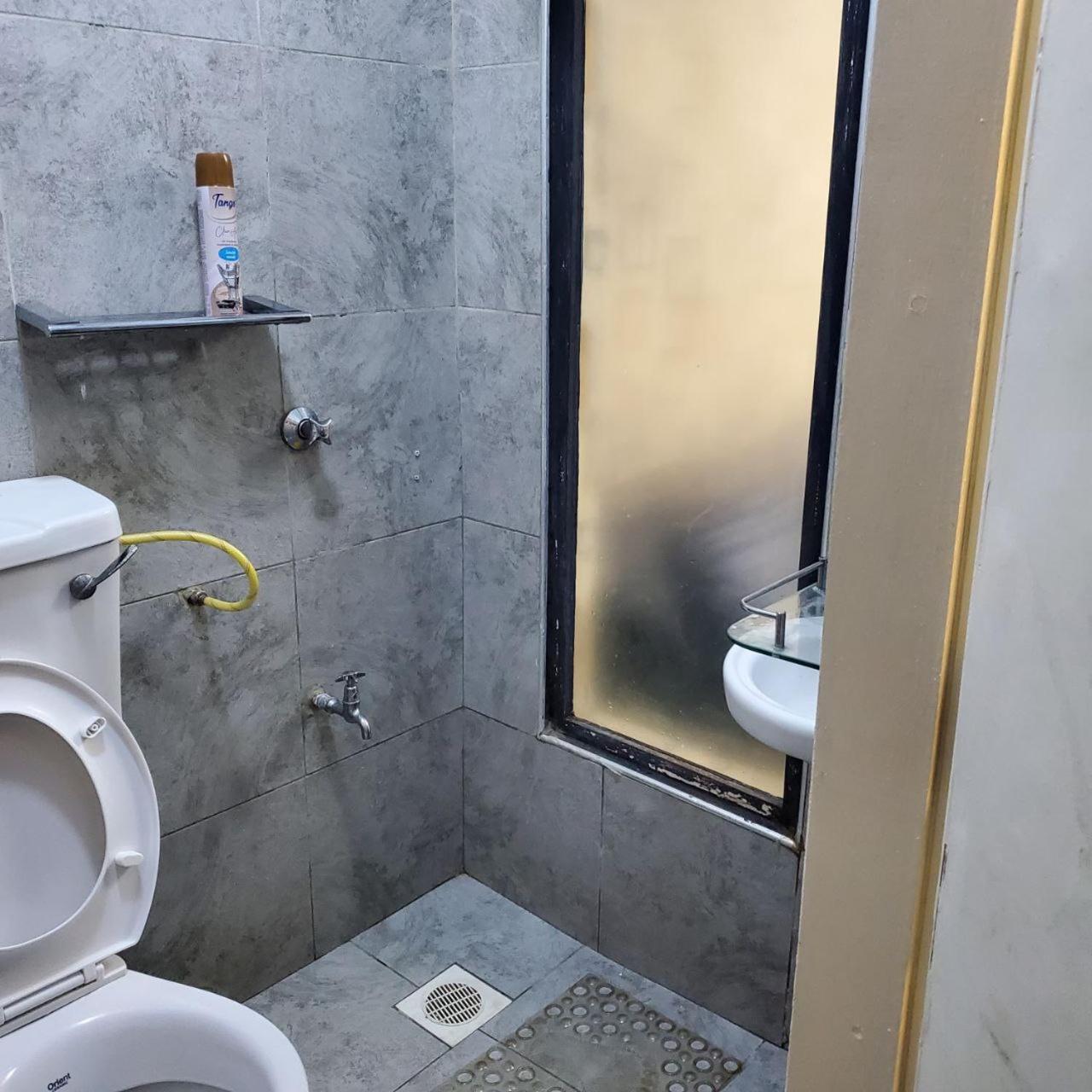 Ferienwohnung Lovely & Cozy Compact Studio Near Airport With Rooftop View Nairobi Exterior foto